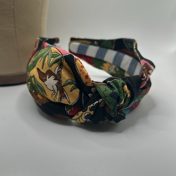 Handmade Floral Print knotted Headband - Picture 4 of 5